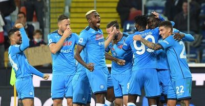 Napoli golea al Udinese y se sitúa como líder de la Serie A de Italia