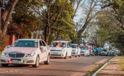 Familias del ICI realizaron caravana de la “alegría y esperanza”