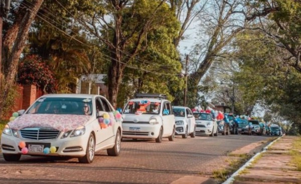 Familias del ICI realizaron caravana de la “alegría y esperanza”