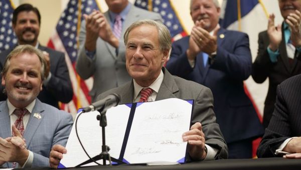 La nueva ley fronteriza de Texas que desafía a Biden
