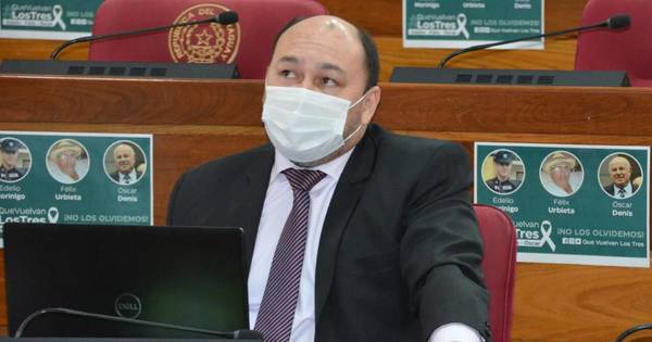 La Nación / Julio Fernández presentó supuesto esquema de contrabando ligado al senador Arévalo