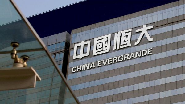Crisis del gigante chino Evergrande arrastra a los mercados mundiales