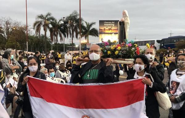 Restos de la beata Chiquitunga arribaron al país