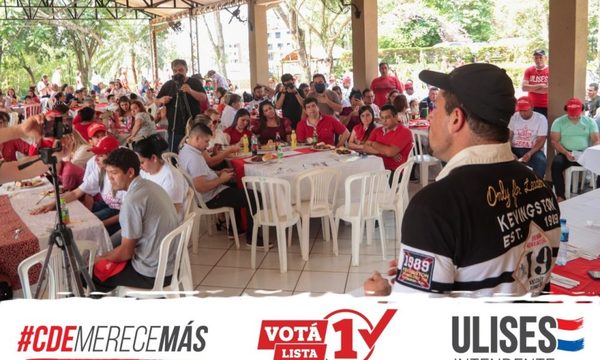 Durante capacitación a meseros, Ulises pide defender los votos de la victoria el 10 de octubre