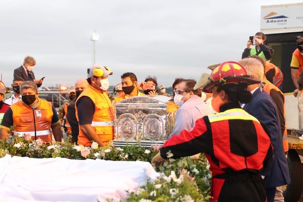 Entre lágrimas y alegría recibieron a las reliquias de la beata Chiquitunga en Paraguay (Fotos+Videos)