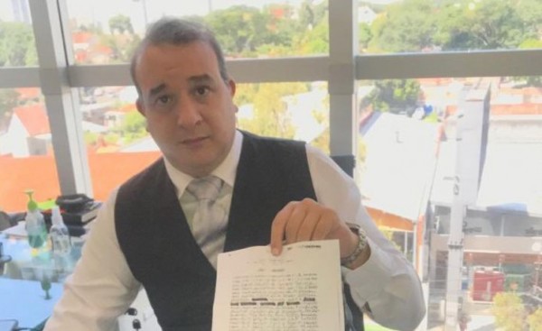 Abogado imputado por extorsionar con fotos íntimas de una mujer
