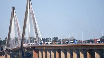 Crónica / Desde el 1 de octubre abrirán las fronteras terrestres de Argentina