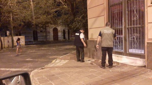 Policía no cuida el Teatro Municipal ni su café - Nacionales - ABC Color