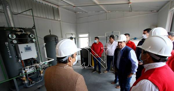 La Nación / Habilitan moderna planta de oxígeno en hospital de Filadelfia con presencia de Horacio Cartes