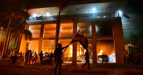 Tres años de prisión para acusados por la quema del Congreso