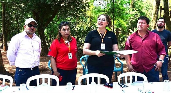 Presidenta del Inder llegó a Repatriación para solucionar problemática de tierras - Noticiero Paraguay