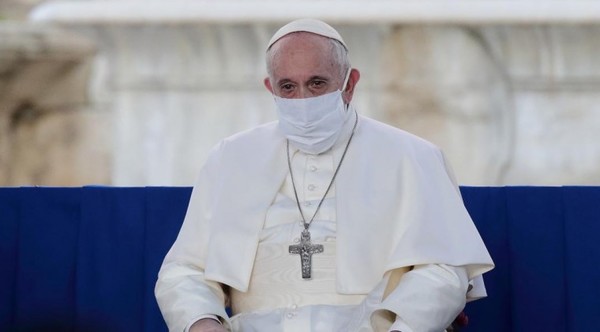 El Papa Francisco denunció que dentro del Vaticano lo “querían muerto” tras su operación de colon