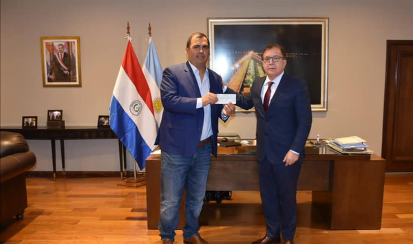 Gobernación de Caazapá recibe aporte para el “Programa de Seguridad Alimentaria” - Noticiero Paraguay