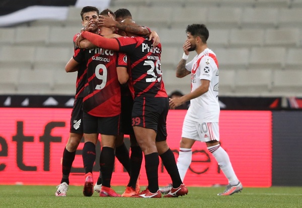 Paranaense irá a Uruguay sin director técnico - El Independiente