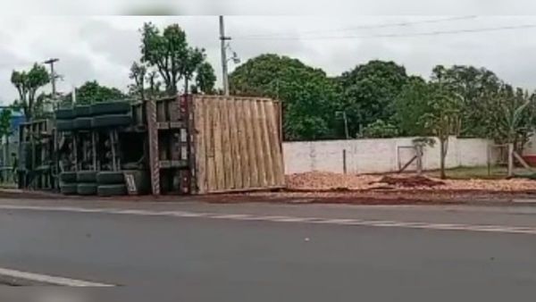 Motociclista murió aplastada por un enorme camión en Yaguarón