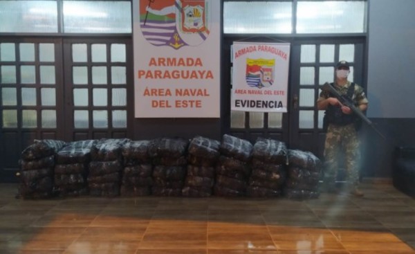 Incautan 700 kilos de pollos en Tres Fronteras