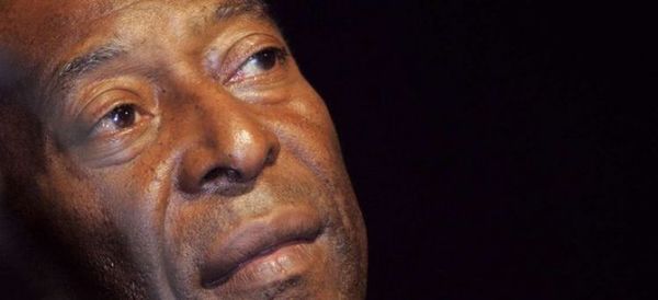Pelé se ejercita con la esperanza de salir pronto del hospital