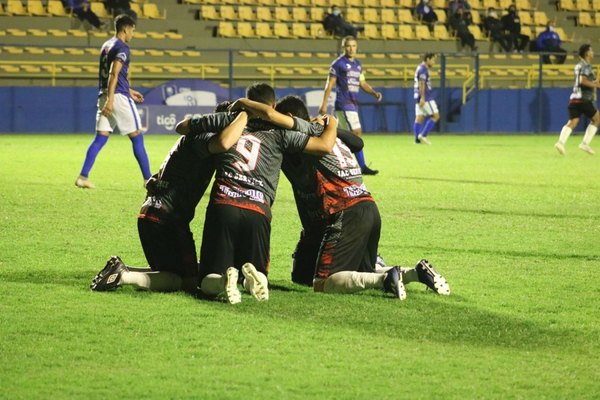 Ameliano supera a Independiente y avanza en la Copa Paraguay