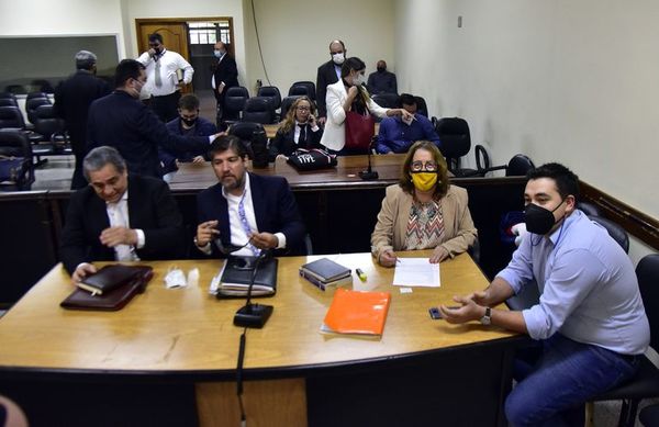 La justicia condena a los que reaccionaron contra reelección - Nacionales - ABC Color