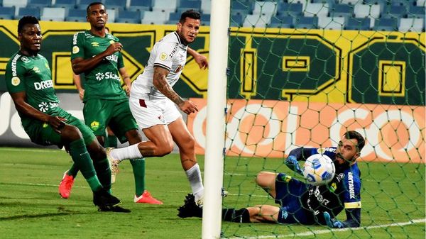 Cuarto gol de Bobadilla en Fluminense - Fútbol - ABC Color