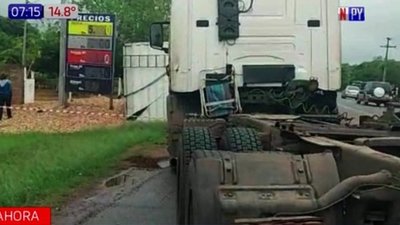 Tractocamión atropella a mujer motociclista en fatal accidente | Noticias Paraguay