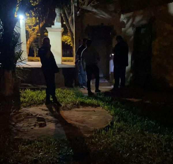 Hallan sin vida a un indigente en el interior del sanitario de una plaza