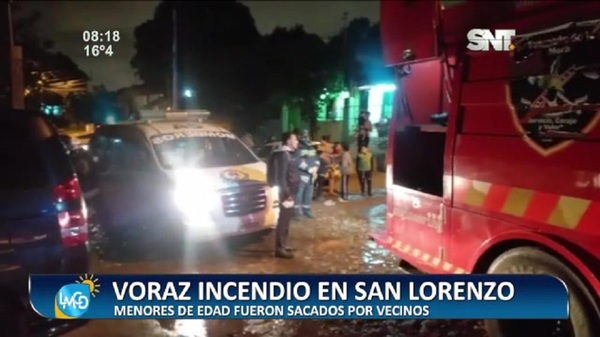 Voraz incendio de vivienda afectó a dos familias en San Lorenzo - SNT