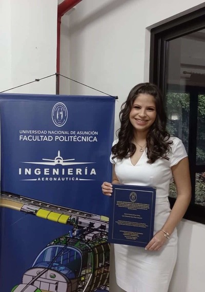Se recibió la primera ingeniera aeronáutica en Paraguay | Ñanduti