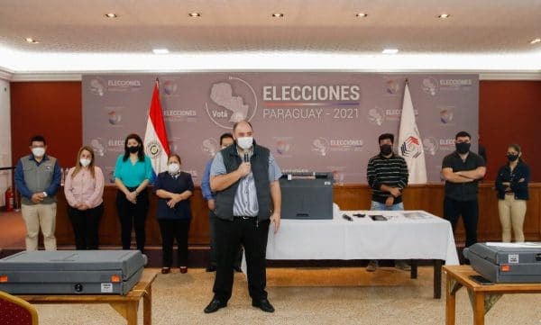 Capacitan a técnicos de máquinas de votación para las elecciones municipales | Ñanduti