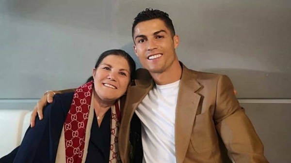 Diario HOY | Dolores Aveiro a Cristiano: “Antes de morir quiero verte en el Sporting”