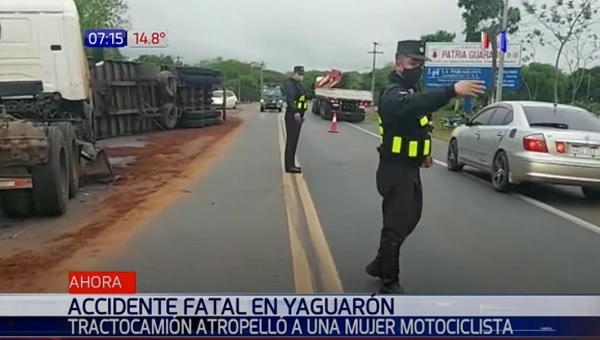 Mujer muere arrollada por tractocamión en Yaguarón