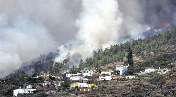 Temen gases tóxicos por lava volcánica en Canarias