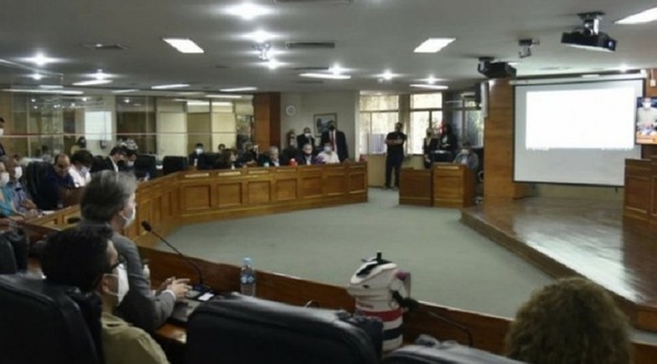 Junta de Asunción posterga nuevamente el tratamiento del pedido de aumento salarial de funcionarios