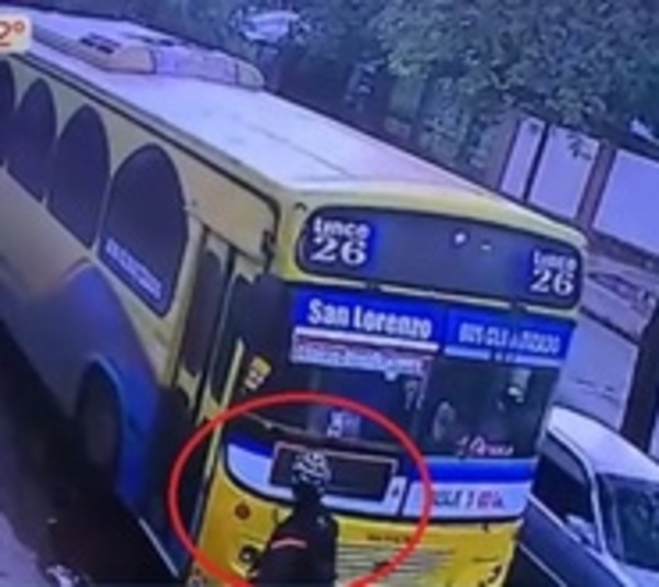 Chofer casi arrolla intencionalmente a ciclista - Paraguay.com
