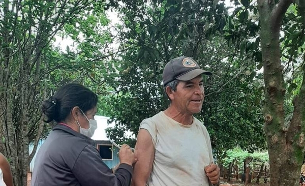 Diario HOY | Realizan vacunación anticovid casa por casa en Caazapá