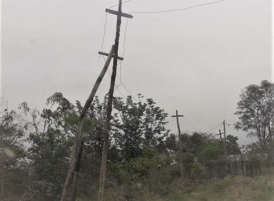 Temen que tendido eléctrico precario ocasione accidente fatal en Yasy Cañy - Nacionales - ABC Color