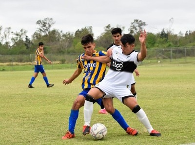 El Decano, al frente de la tabla en la Sub 17 - APF