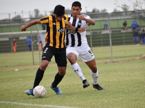 Libertad es único líder en la Sub 18 - APF