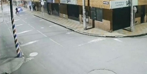 ¿100 años de perdón? Ladrones fueron asaltados por otros durante robo (VIDEO)