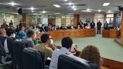 Junta cita a intendente para saber qué hizo para evitar suba de pasaje