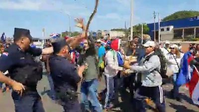 Policías en Caaguazú denuncian agresiones de indígenas y campesinos