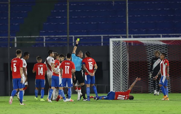 Los árbitros para la visita de Paraguay a Chile y Bolivia en Eliminatorias
