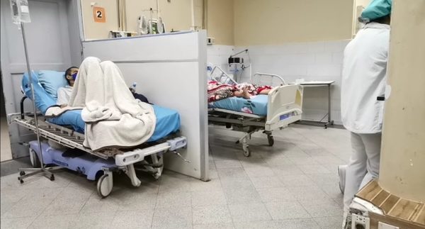 Camas de urgencias polivalentes del Hospital de Clínicas ocupadas al 100% » San Lorenzo PY