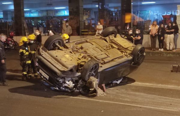 Colisión y vuelco sobre Eusebio Ayala deja tres heridos - Nacionales - ABC Color