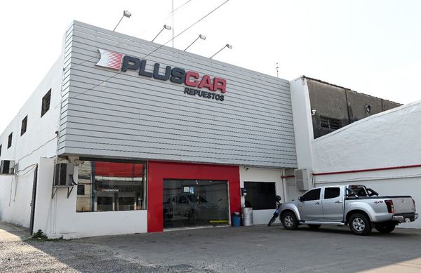 Trabajo en equipo es la clave - 22° aniversario Pluscar - ABC Color