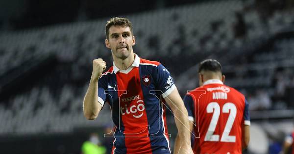 La Nación / Mauro Boselli sigue otro año