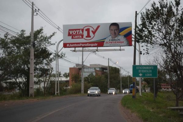 Exigen al MOPC retirar cartel del  candidato de González Daher - Nacionales - ABC Color