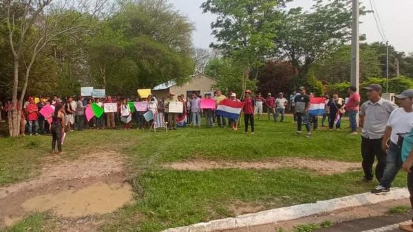 Protesta en Leandro Oviedo por ser borrados del padrón