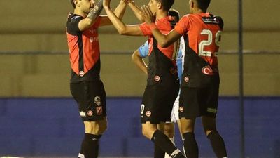 Zeballos volvió a los goles en el Kelito