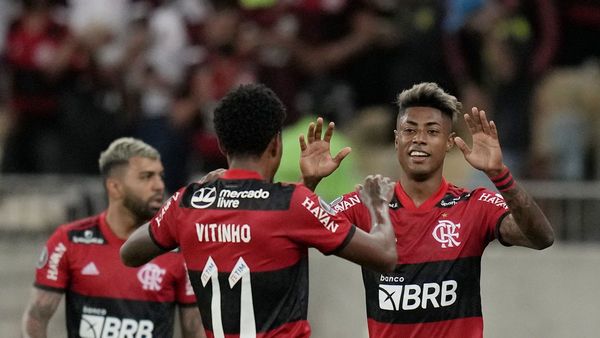 Flamengo saca buena ventaja en la ida